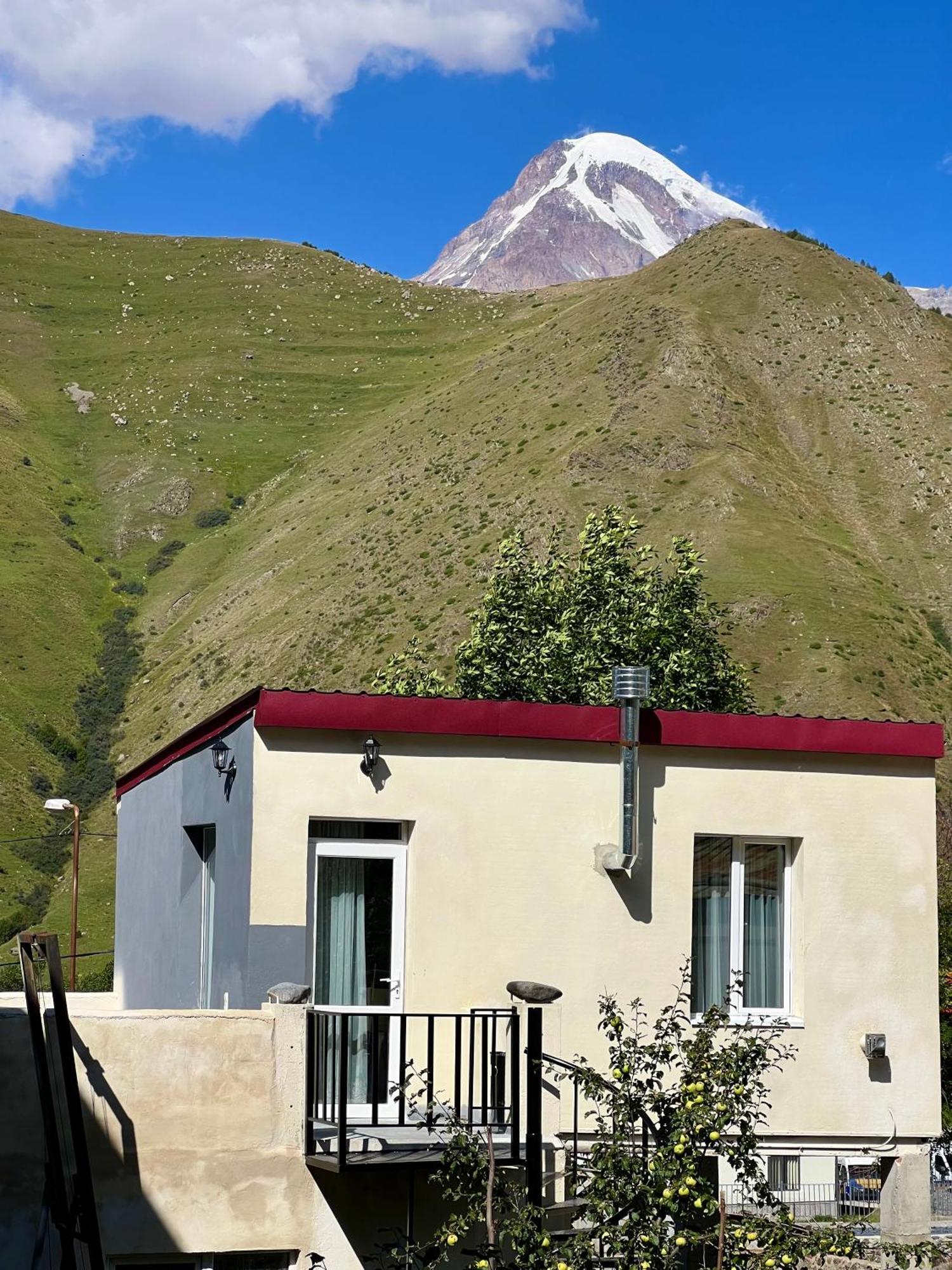 Kazbegi Green Yard Exterior photo